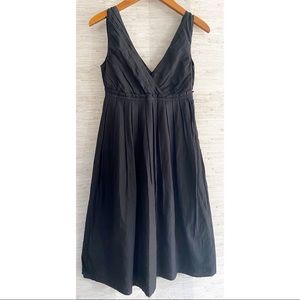 GAP Size 0 Black Pleated V-Neck Dress